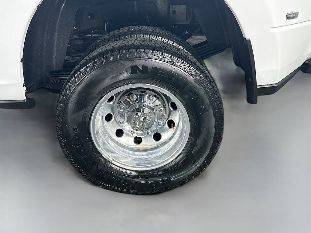 New 2026 RAM 3500 Big Horn AWD/4WD image 17