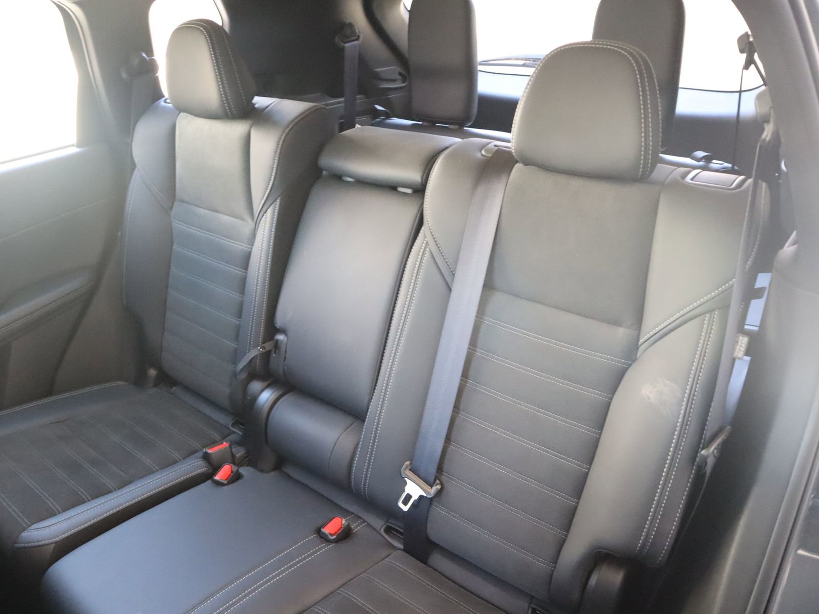 Used 2025 Mitsubishi Outlander AWD image 47