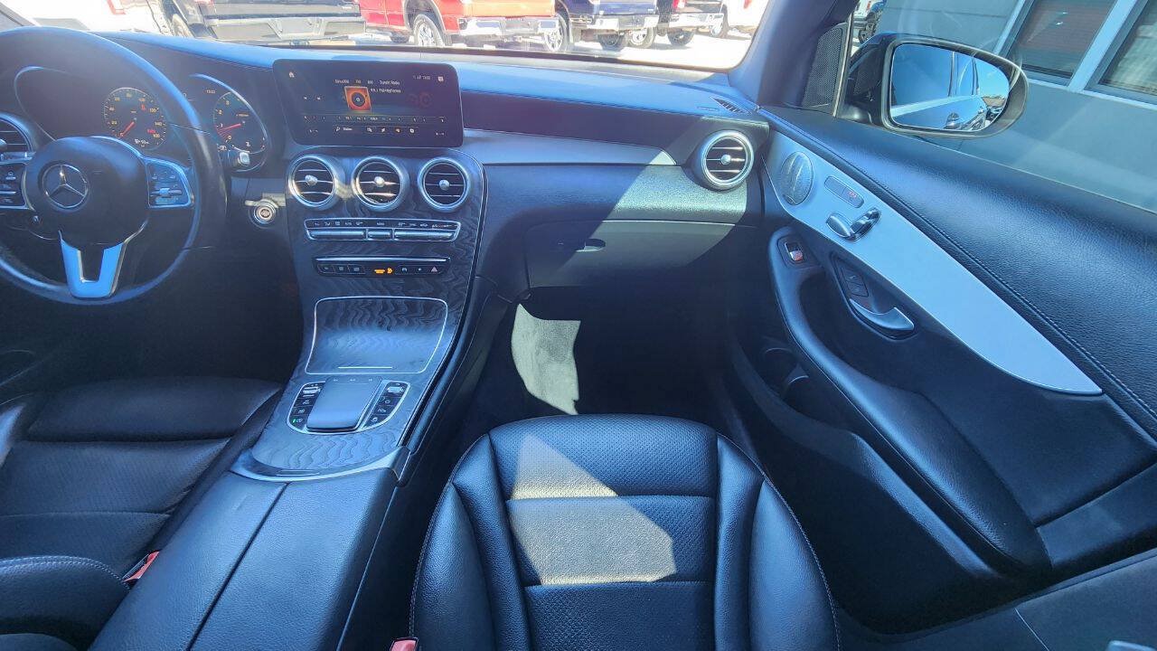Used 2023 Mercedes-Benz GLC 300 4MATIC Coupe image 17