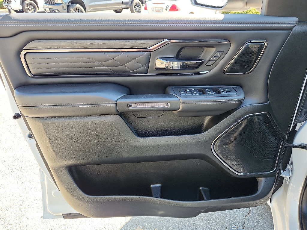 Used 2025 RAM 1500 Limited AWD/4WD image 13
