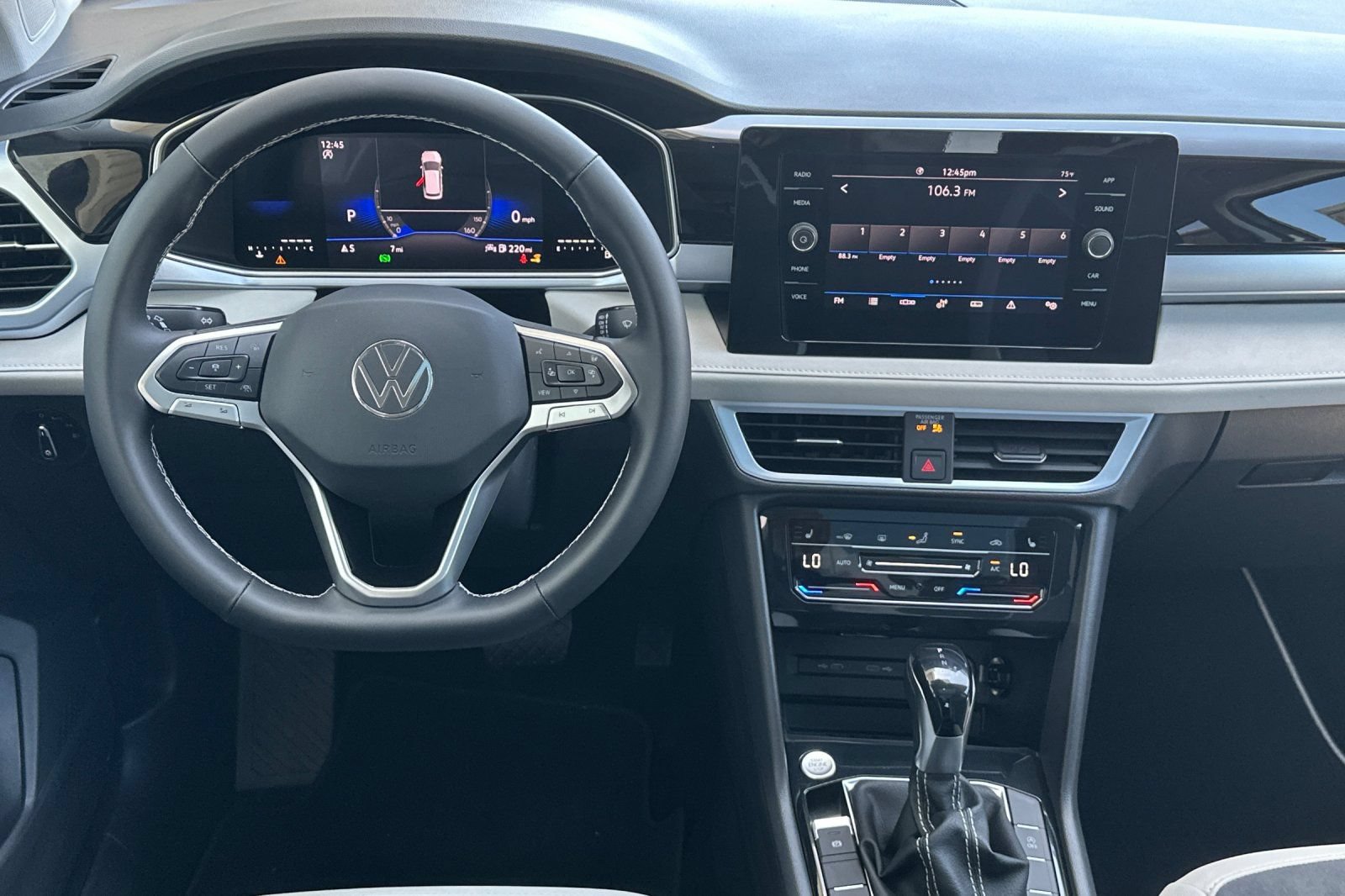 New 2026 Volkswagen Taos SE FWD image 12