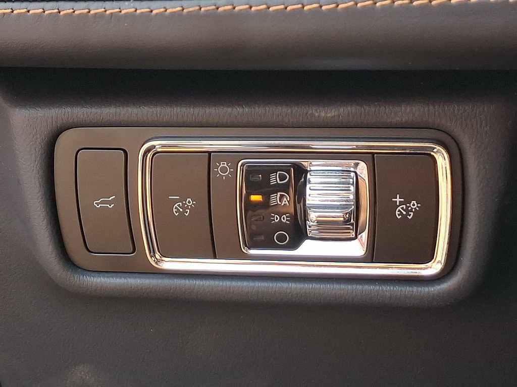 Used 2025 Lincoln Aviator Black Label AWD/4WD image 25