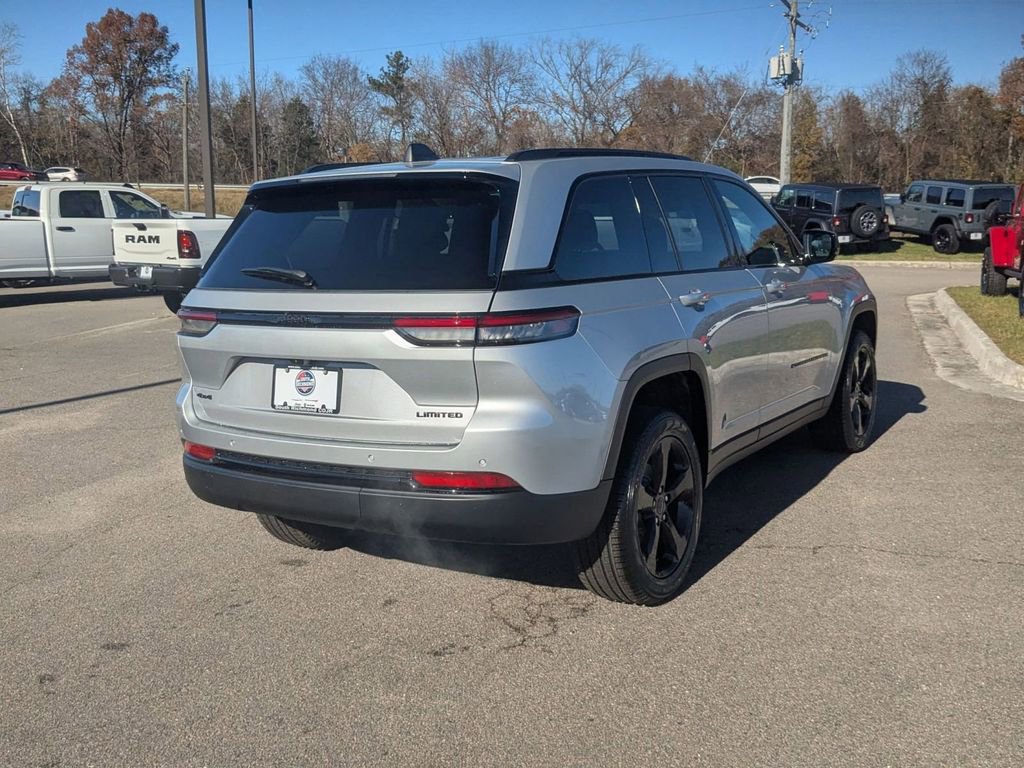 New 2025 Jeep Grand Cherokee Limited w/ Black Appearance Package image 5