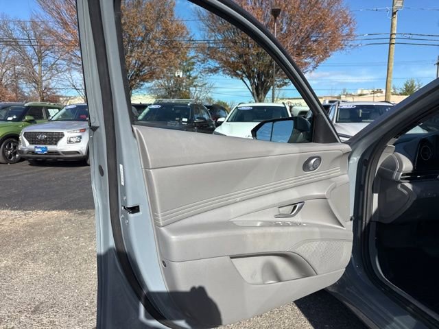 Certified 2023 Hyundai Elantra SEL w/ Convenience Package image 35