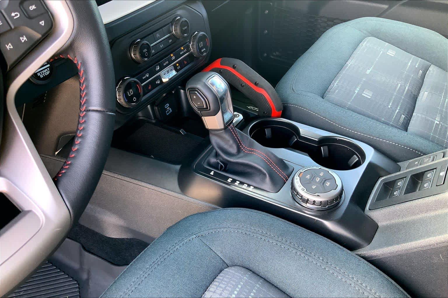 Used 2025 Ford Bronco Heritage Edition AWD/4WD image 16