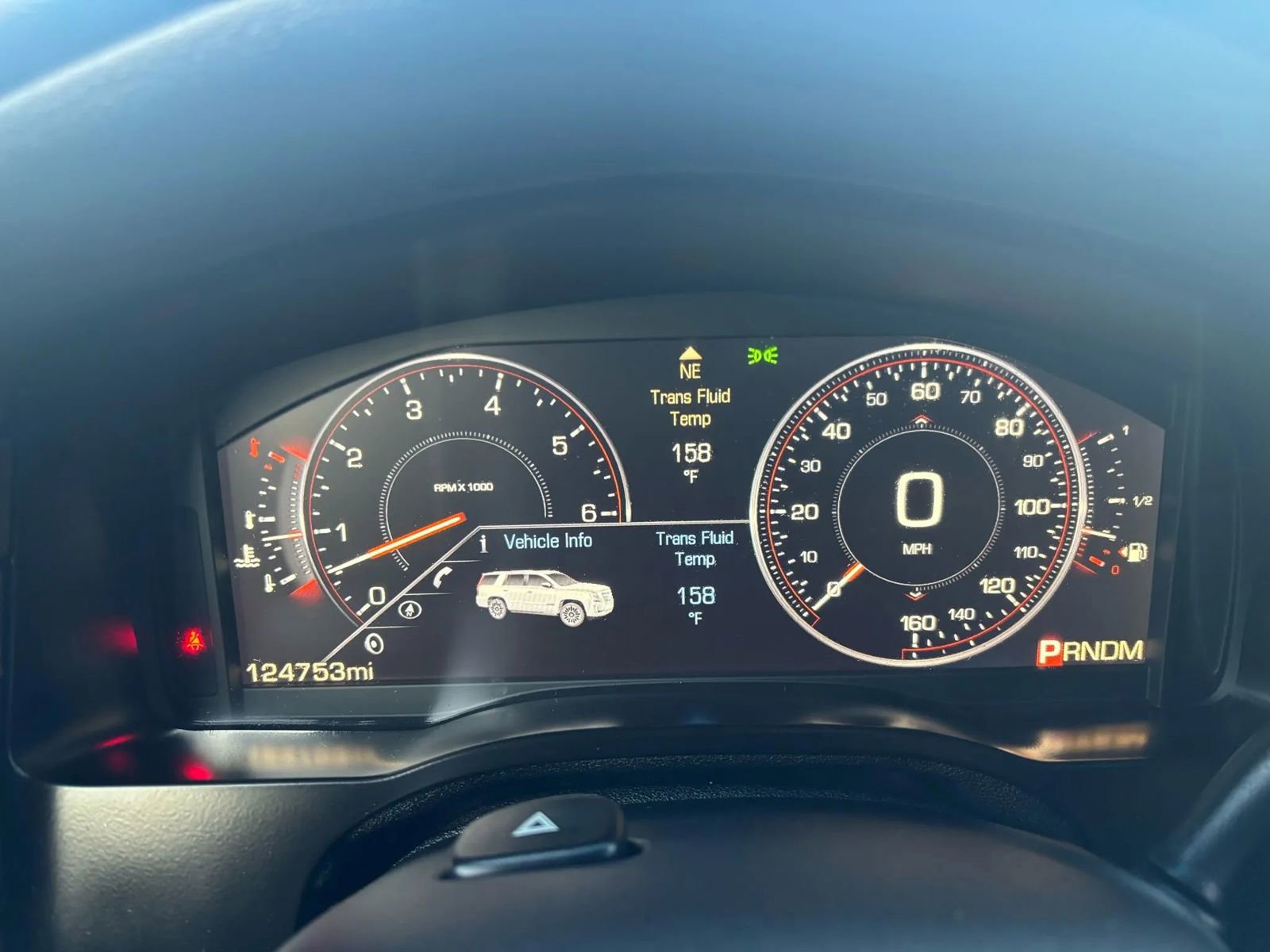 Used 2015 Cadillac Escalade Luxury image 12