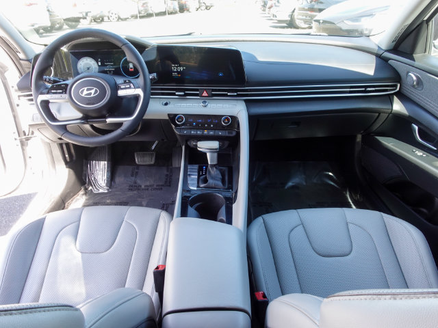 Used 2025 Hyundai Elantra Limited w/ Cargo Package FWD image 24