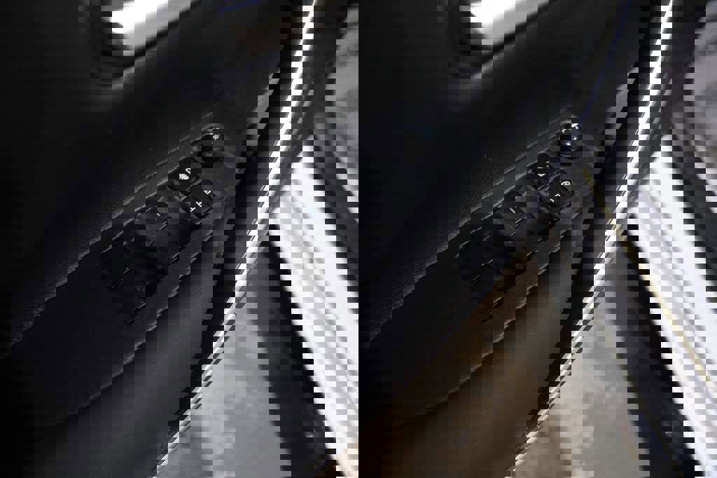 Used 2024 Toyota Corolla SE image 18