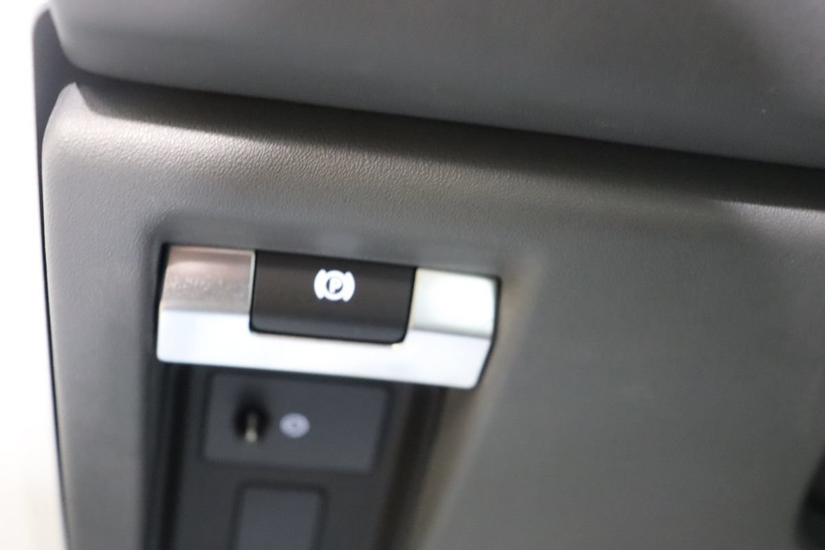 Used 2023 Land Rover Defender 130 First Edition AWD/4WD image 46