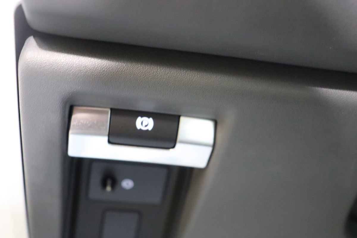 Used 2023 Land Rover Defender 130 First Edition AWD/4WD image 46