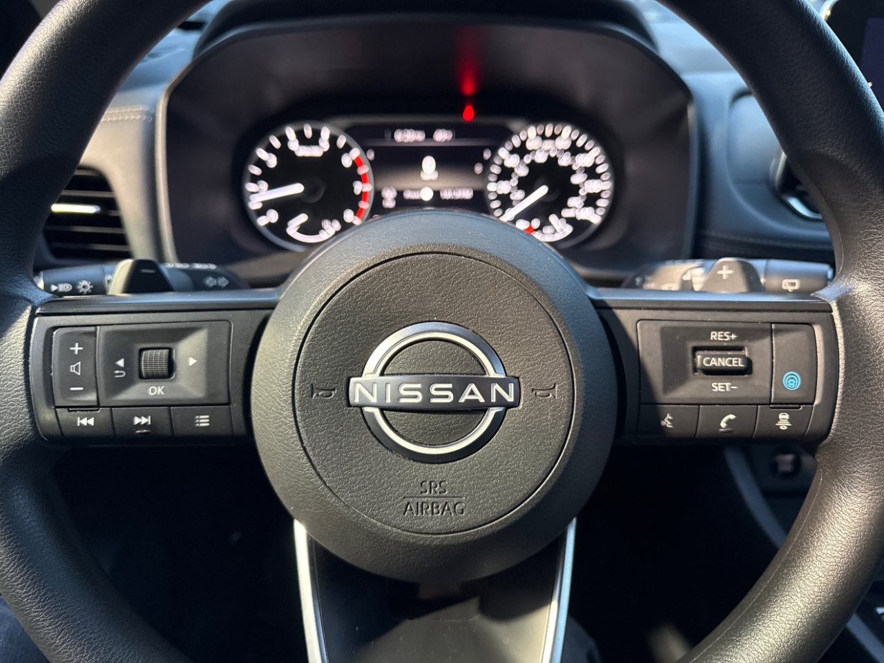 Used 2024 Nissan Rogue SV image 19