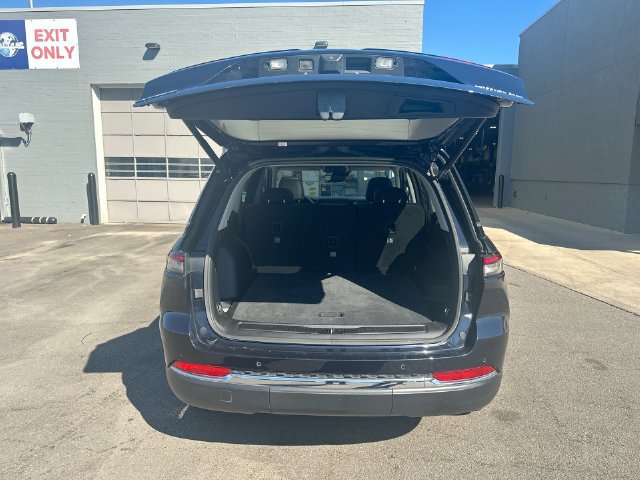 Used 2024 Jeep Grand Cherokee Limited AWD/4WD image 27