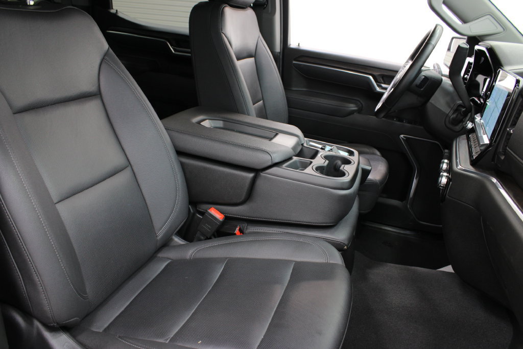 Used 2025 GMC Sierra 1500 SLT AWD/4WD image 25
