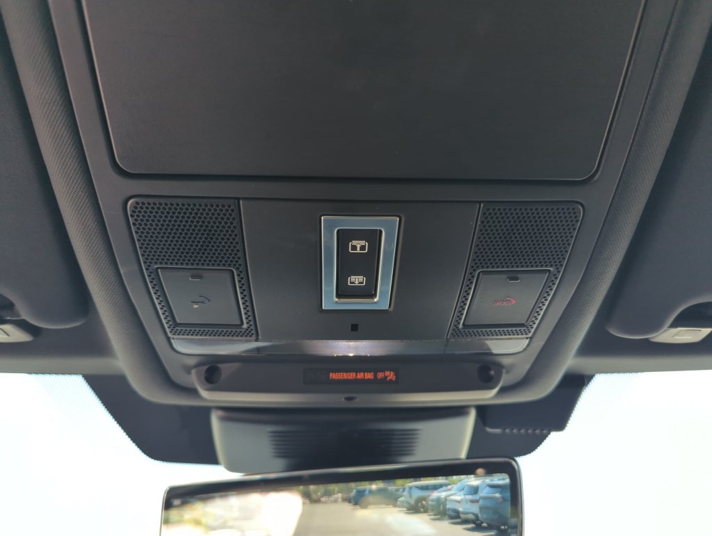 Used 2020 Land Rover Discovery Sport SE R-Dynamic AWD/4WD image 28