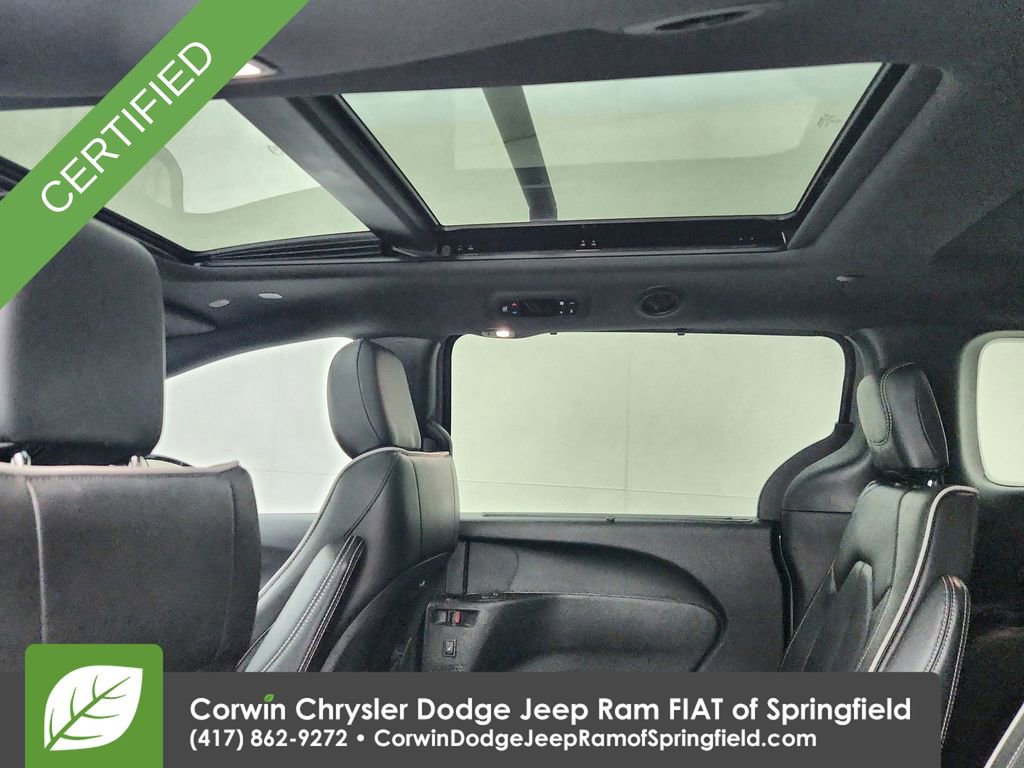 Certified 2025 Chrysler Pacifica Limited image 31