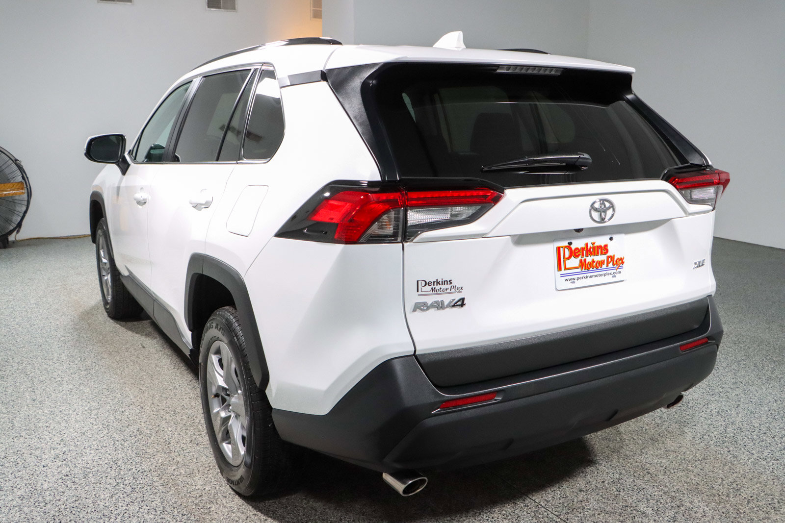 Used 2024 Toyota RAV4 XLE image 9