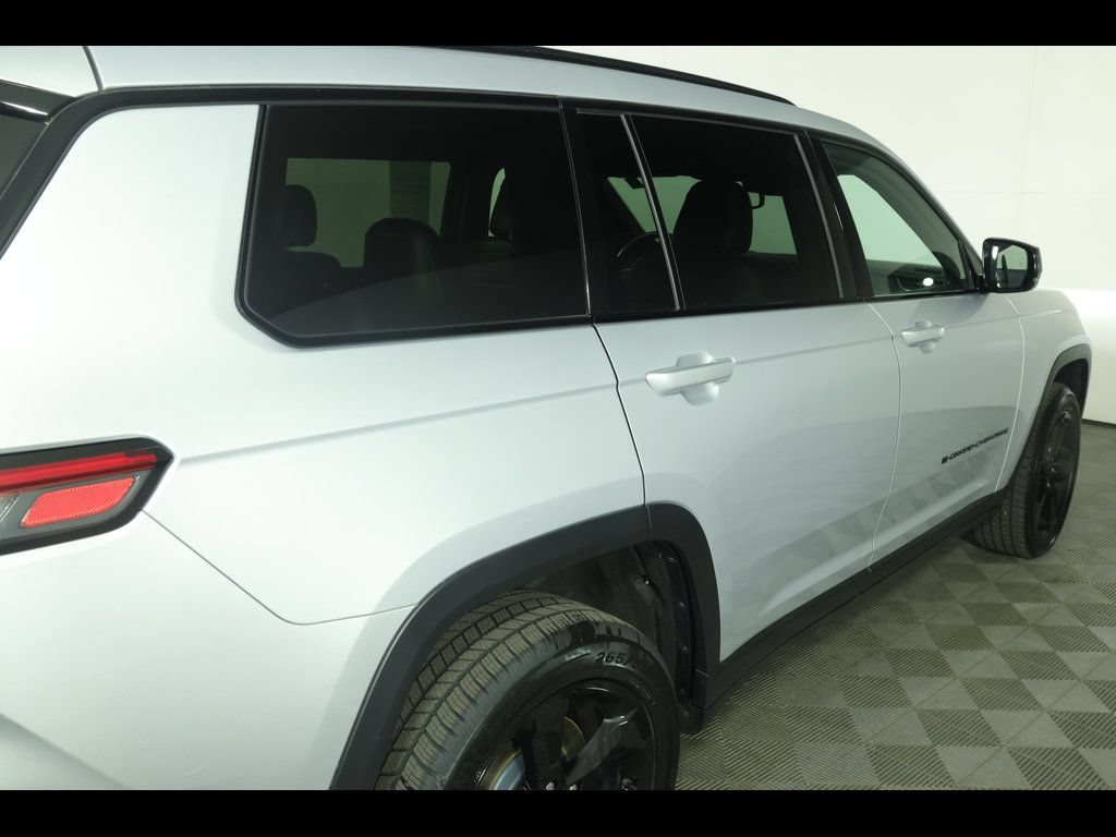 Used 2022 Jeep Grand Cherokee L Laredo AWD/4WD image 20