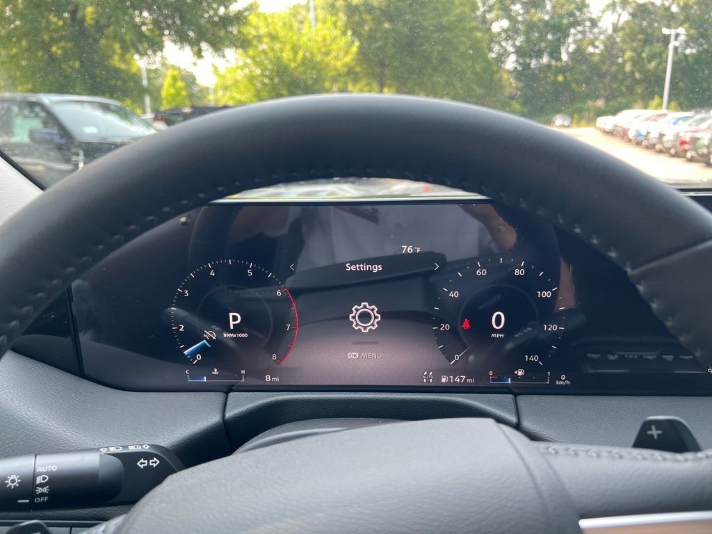 New 2025 Nissan Armada SV image 7