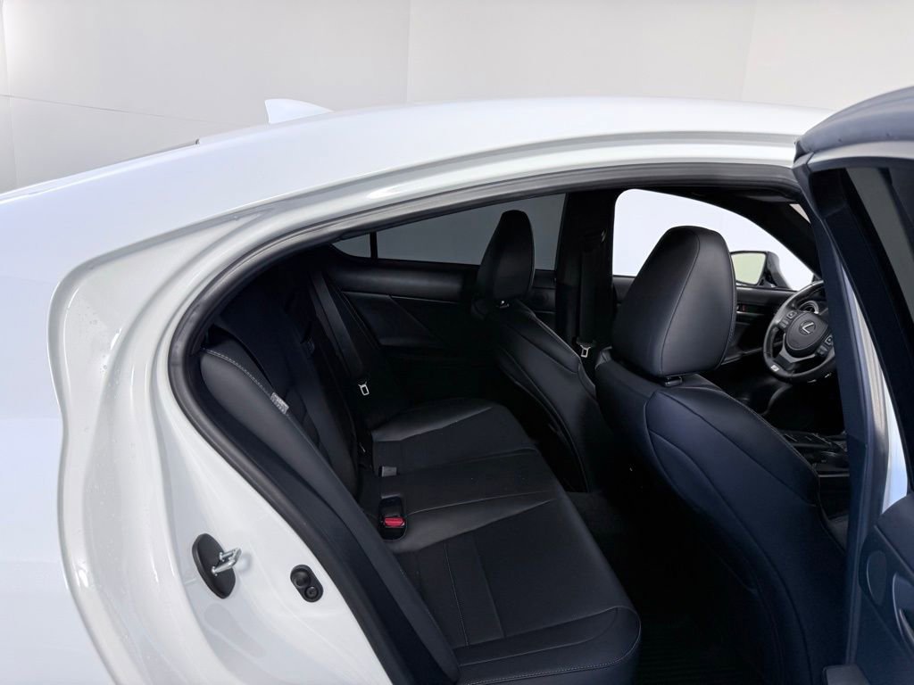 Used 2023 Lexus IS 500 image 25