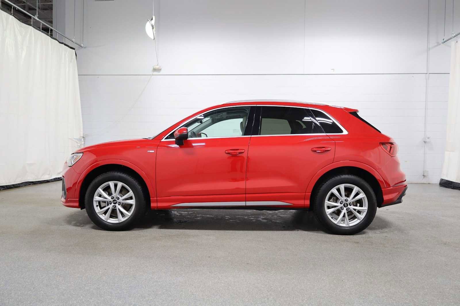 Certified 2025 Audi Q3 2.0T Premium Plus w/ Premium Plus Package AWD/4WD video 2