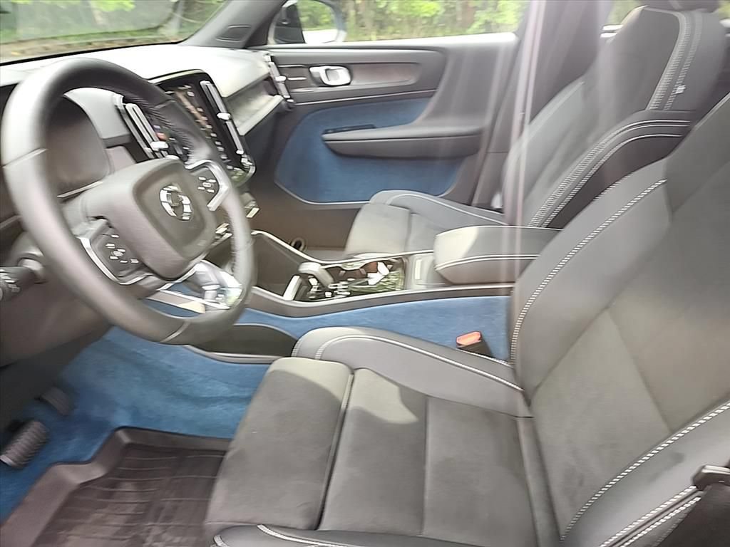 Certified 2023 Volvo XC40 Recharge Ultimate w/ Protection Package Premier AWD/4WD image 25