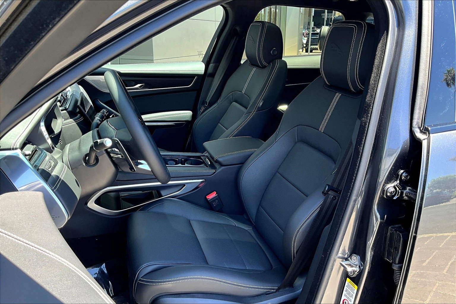 New 2026 Jaguar F-PACE R-Dynamic S image 9