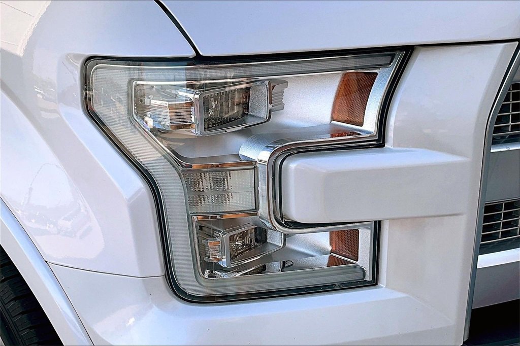 Used 2017 Ford F150 Platinum w/ Equipment Group 701A Luxury image 31