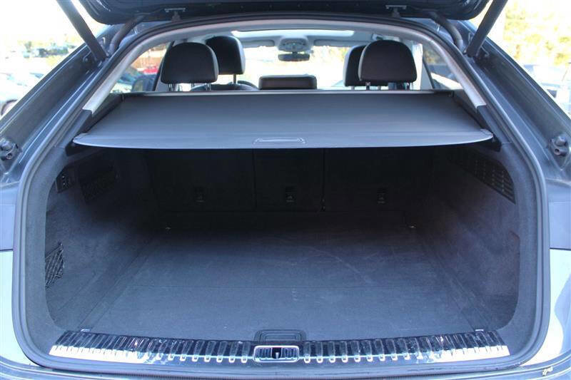 Used 2020 Audi Q8 Prestige w/ Prestige Package image 32