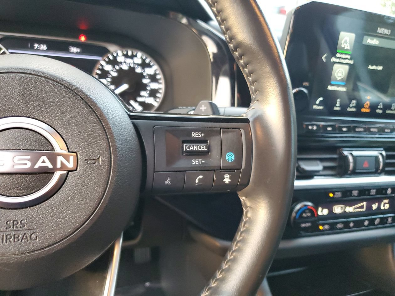 Used 2025 Nissan Pathfinder SL FWD image 27