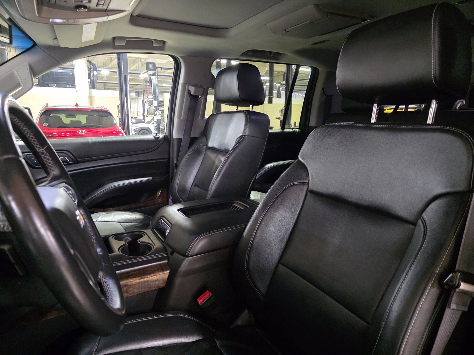 Used 2015 Chevrolet Suburban LT RWD image 24