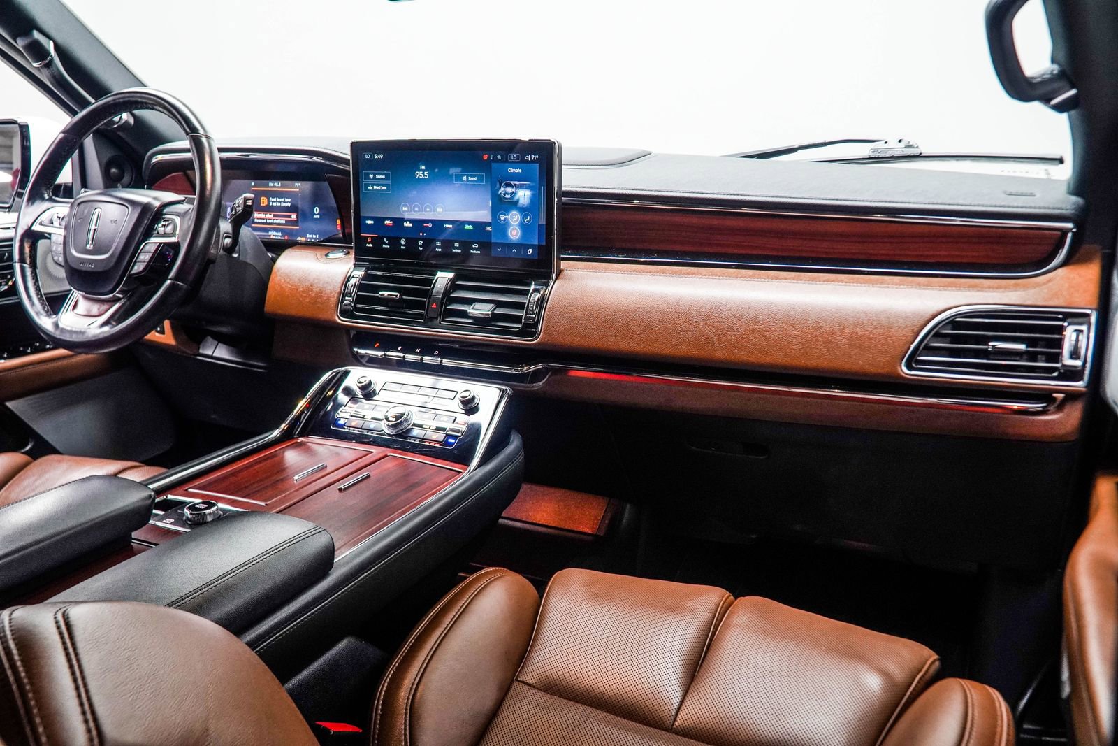 Used 2023 Lincoln Navigator Reserve AWD/4WD image 19