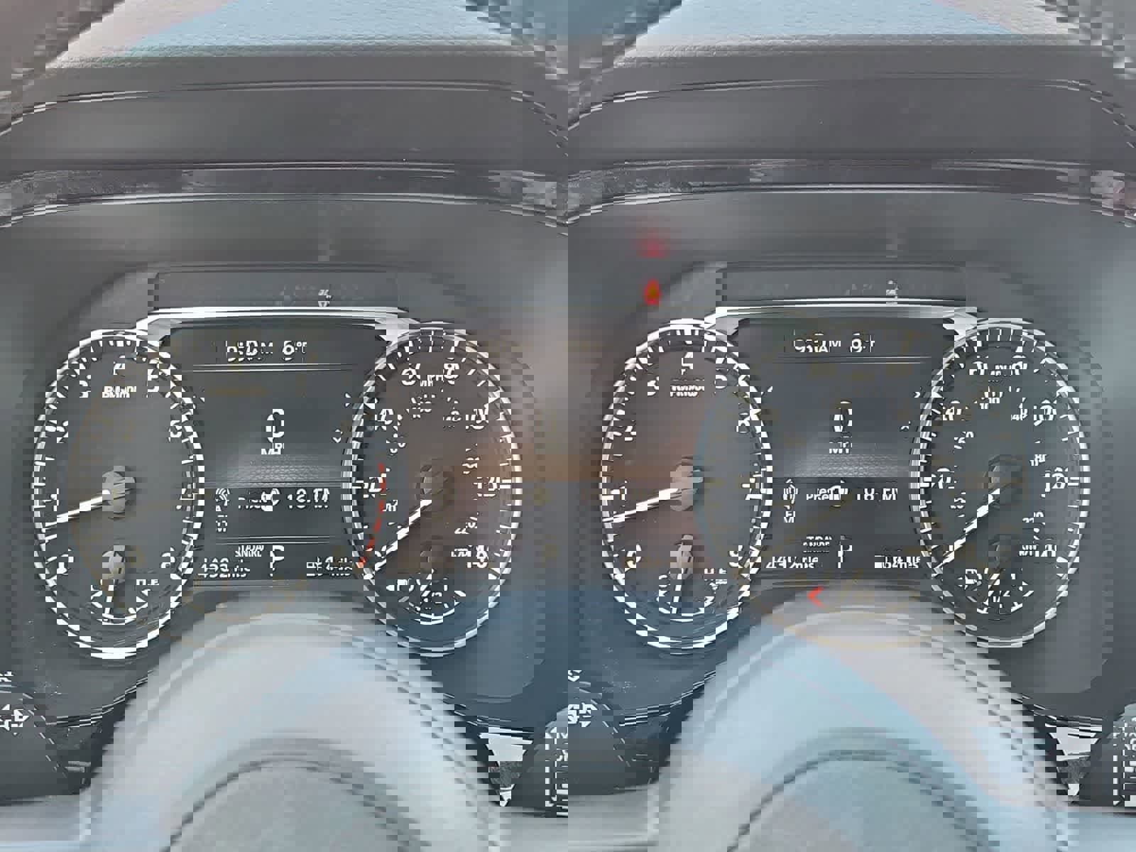 Used 2024 Nissan Pathfinder SV image 32