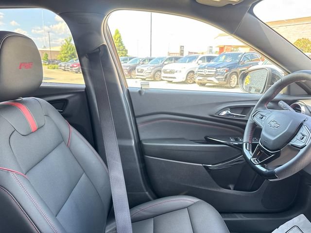 Used 2026 Chevrolet Trax RS w/ Sunroof Package FWD image 13