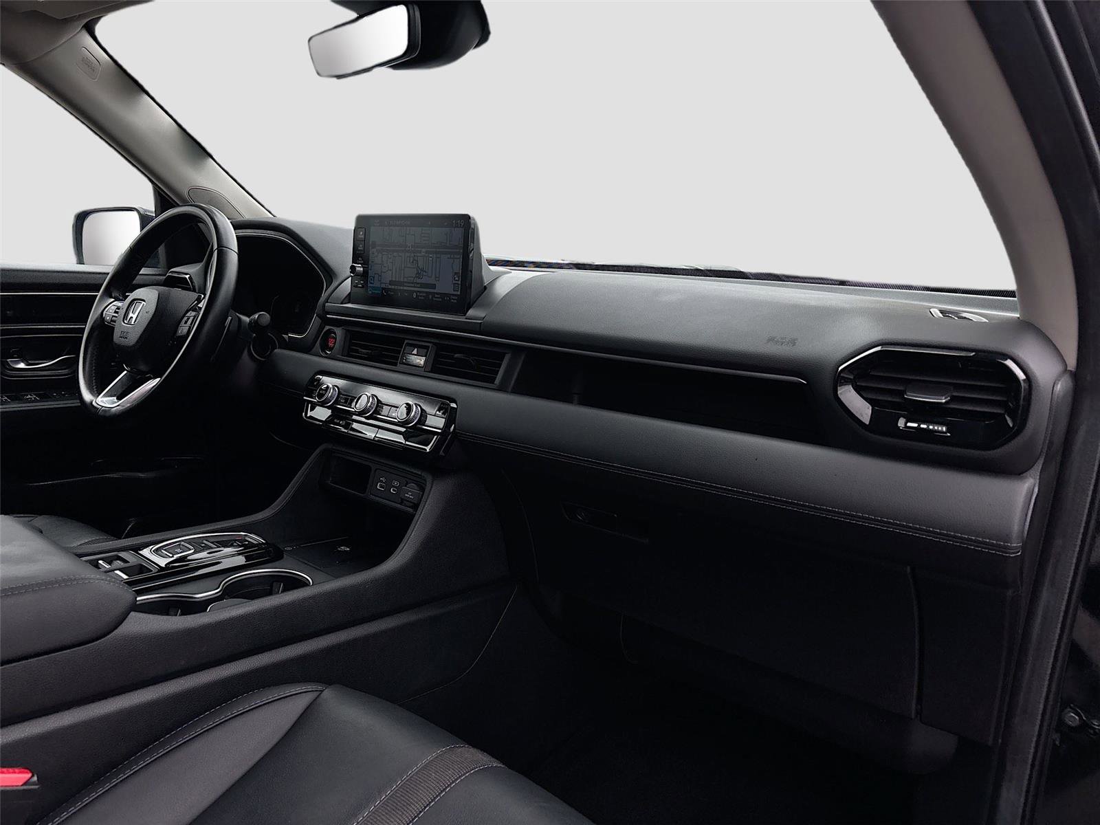 Certified 2025 Honda Pilot Touring image 36