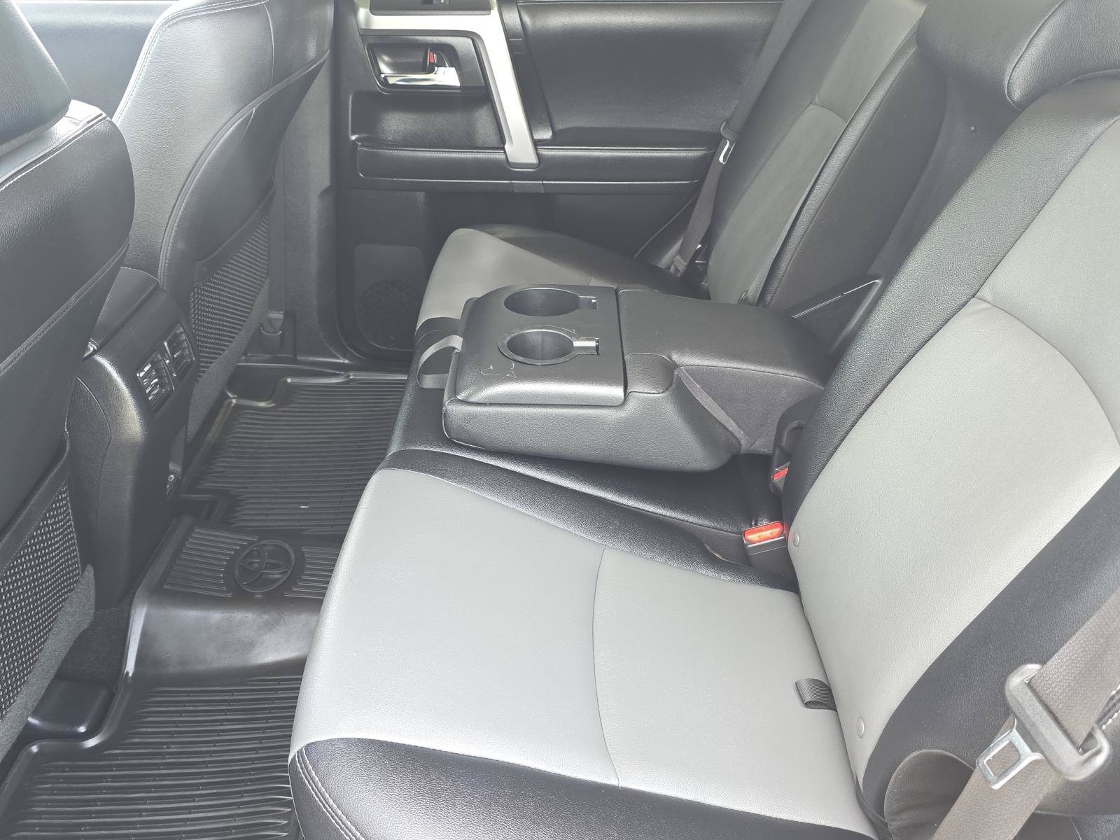 Used 2023 Toyota 4Runner SR5 Premium w/ Moonroof Package AWD/4WD image 22
