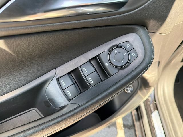 Used 2023 Buick Encore GX Select w/ Sport Touring Package FWD image 17