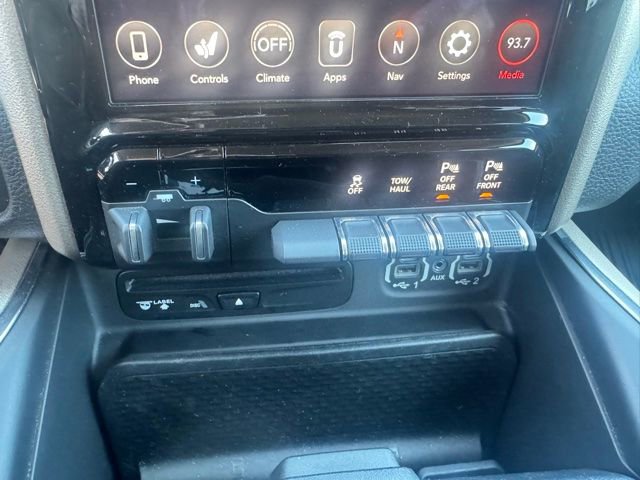 Used 2019 RAM 1500 Laramie image 12