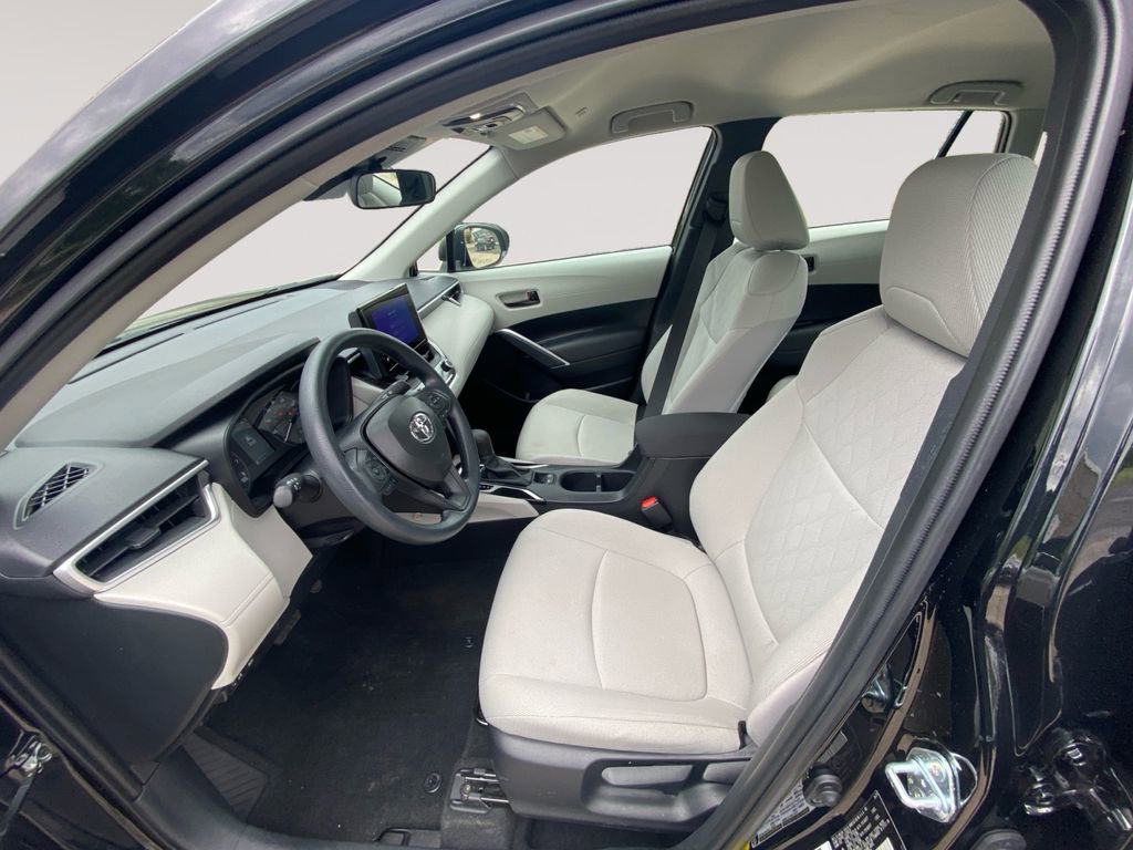 Used 2024 Toyota Corolla Cross L FWD image 9