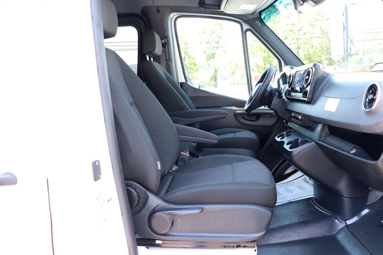 Used 2025 Mercedes-Benz Sprinter 2500 image 12
