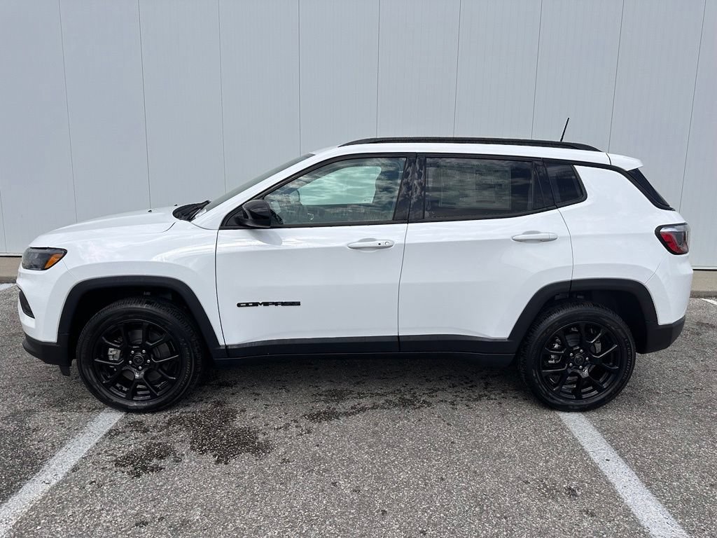 New 2026 Jeep Compass Latitude AWD/4WD image 3