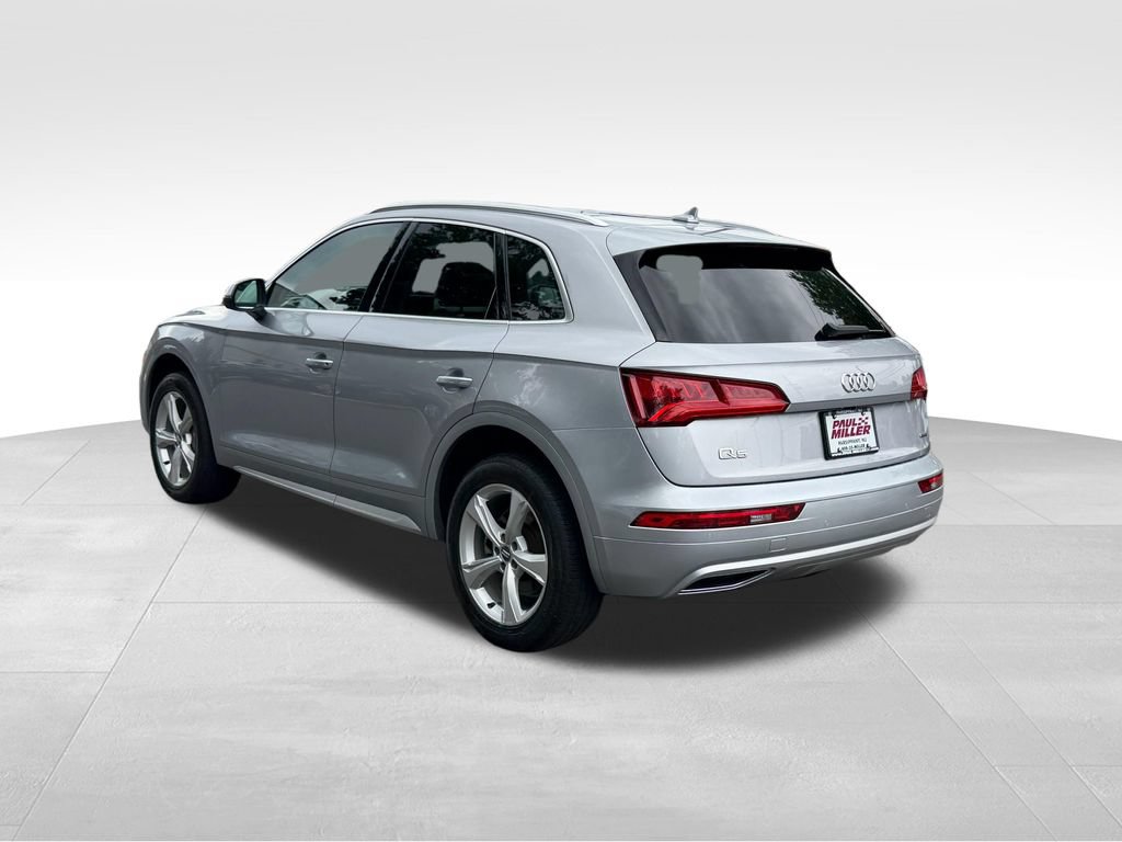 Used 2020 Audi Q5 Premium w/ Premium Plus Package AWD/4WD image 6
