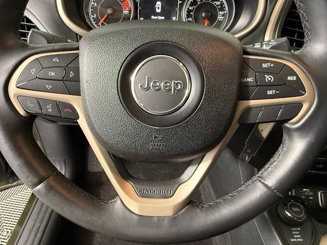 Used 2016 Jeep Cherokee 75th Anniversary AWD/4WD image 18