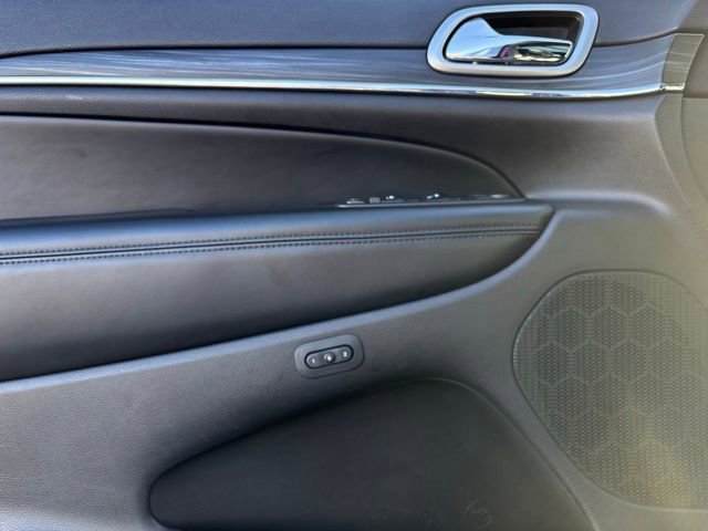 Certified 2019 Jeep Grand Cherokee Limited w/ Luxury Group II image 14