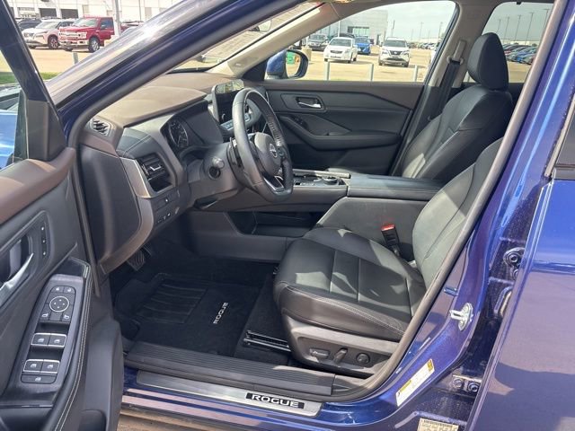 Used 2023 Nissan Rogue SL w/ SL Premium Package AWD/4WD image 9
