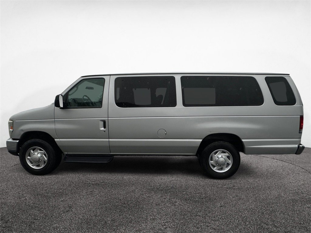 Used 2011 Ford E-350 and Econoline 350 XLT image 2