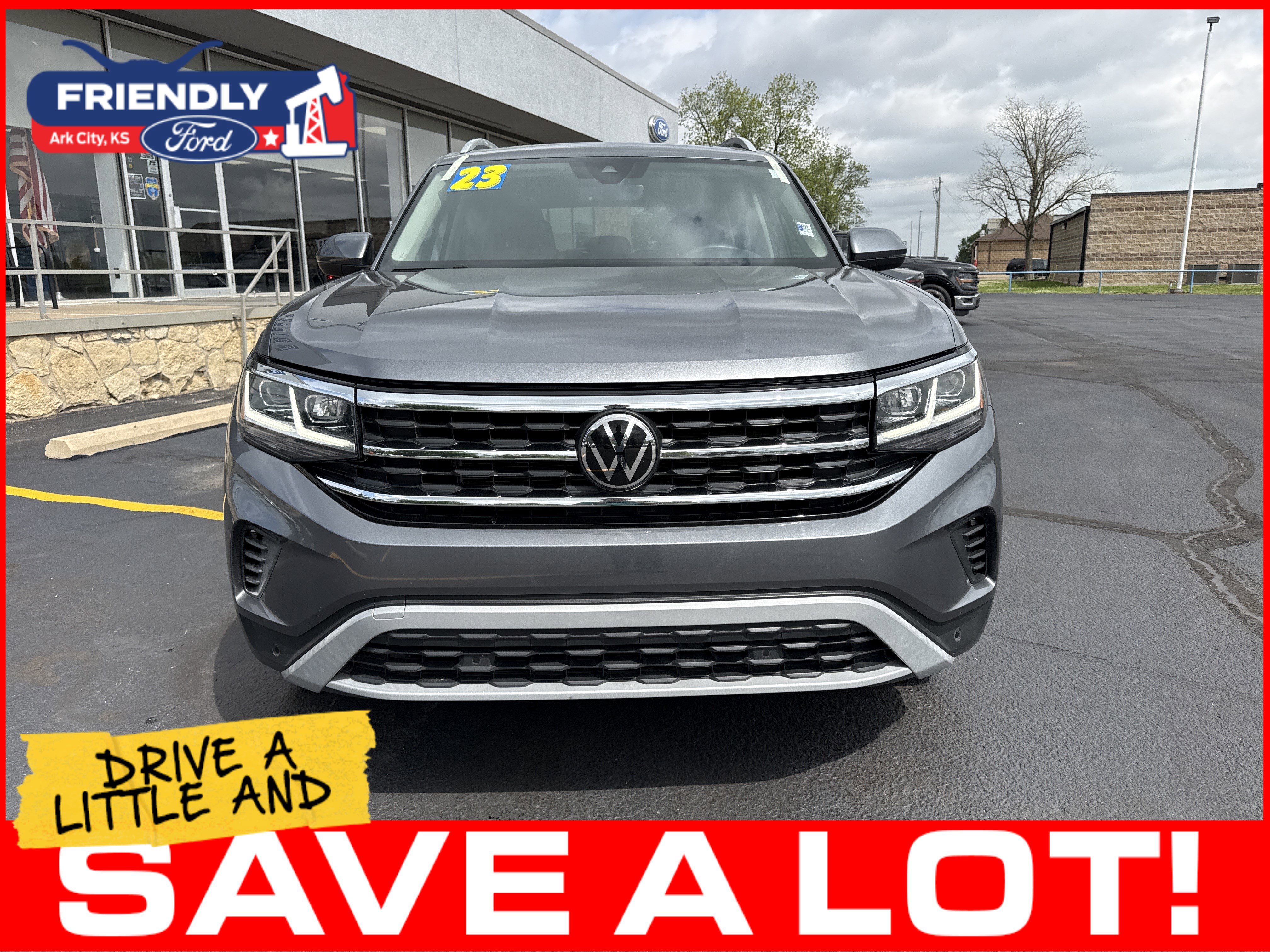 Used 2023 Volkswagen Atlas SEL AWD/4WD image 5