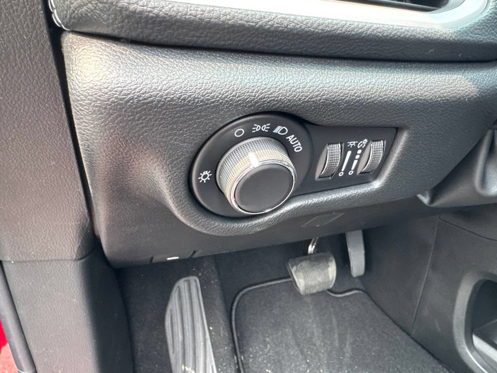 New 2027 Chrysler Pacifica Limited AWD/4WD image 11