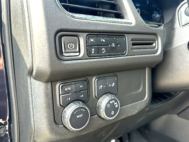 Used 2023 Chevrolet Suburban Premier AWD/4WD image 19