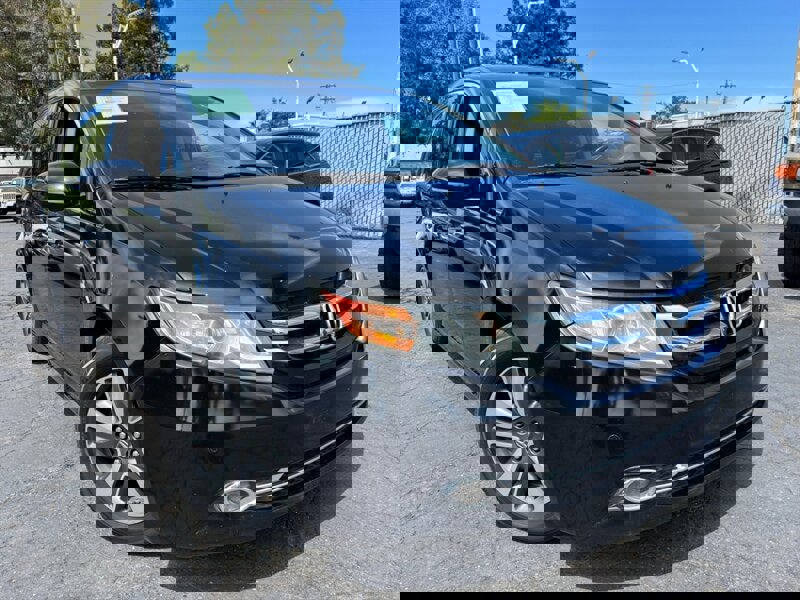 Used 2016 Honda Odyssey Touring image 1