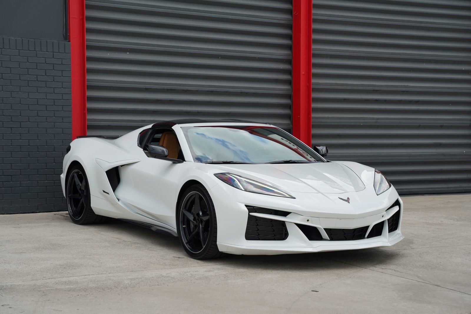 Used 2025 Chevrolet Corvette E-Ray w/ ZER Performance Package AWD/4WD image 3